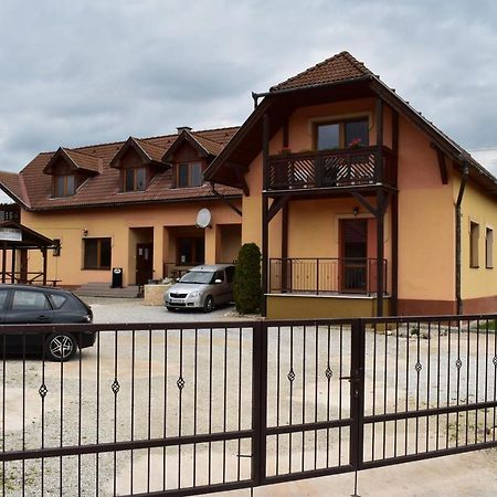 Penzion Zuzka Krasnohorska Dlha Luka Exterior photo